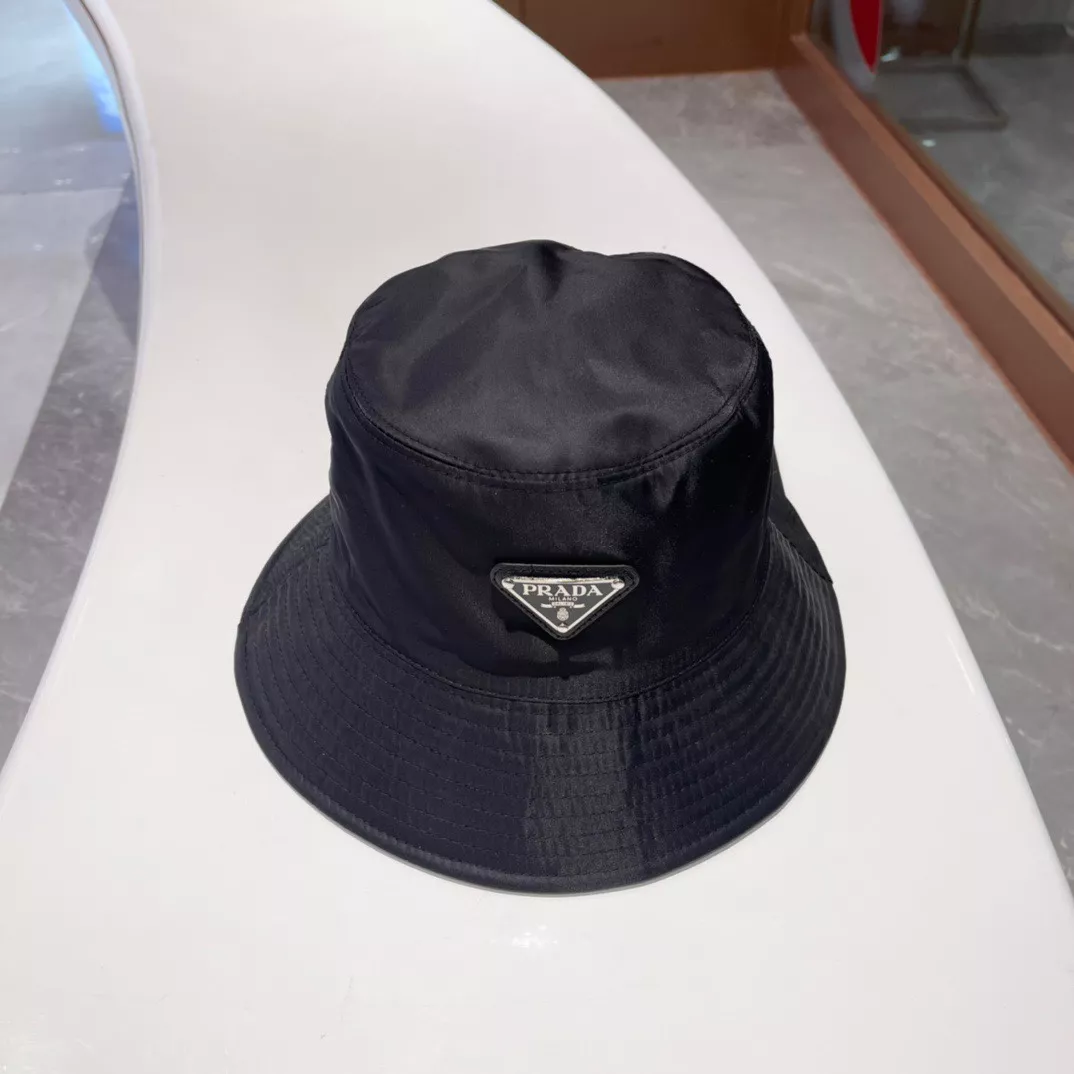 Prada Caps Unique 8674