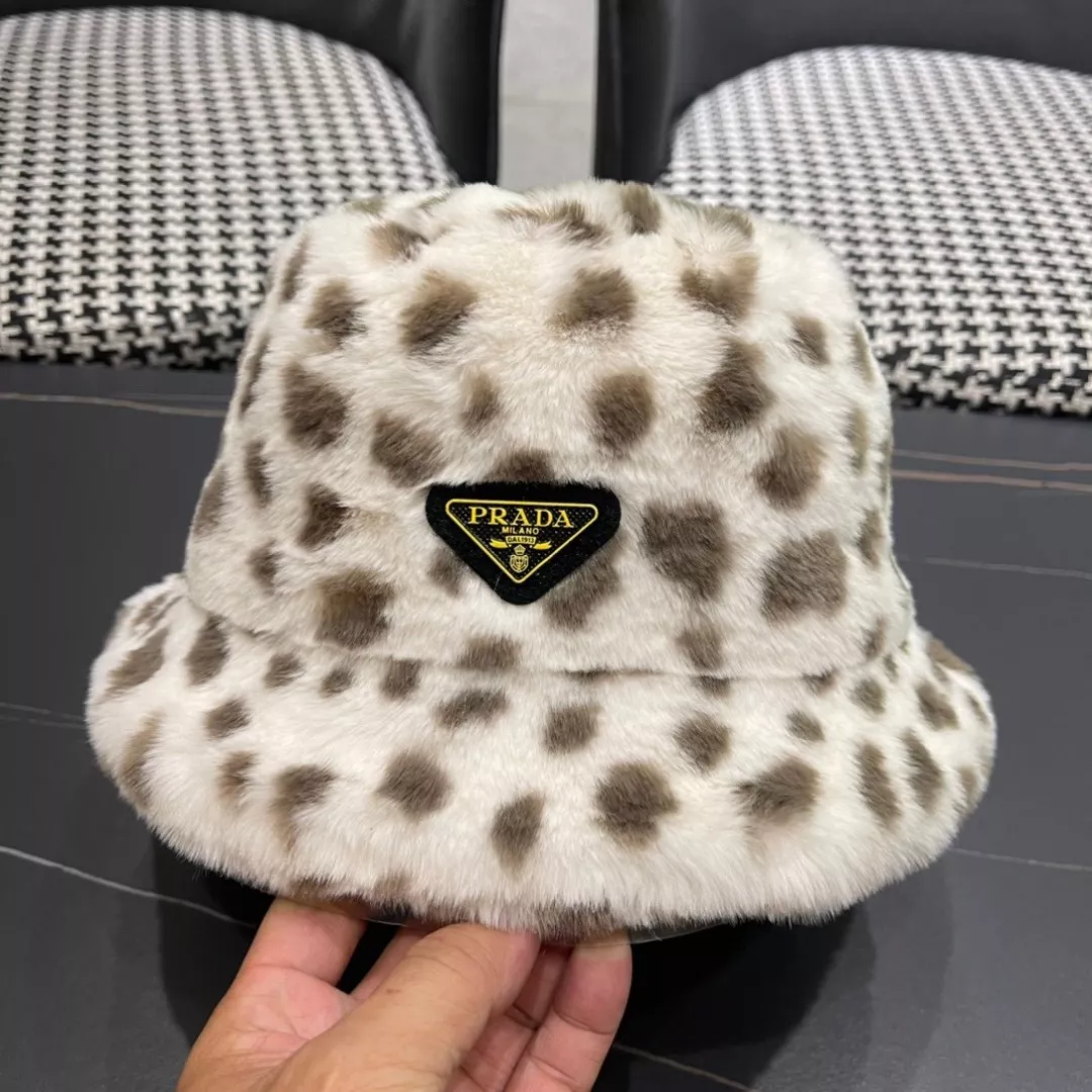 Prada Caps UrbanStyle 1076