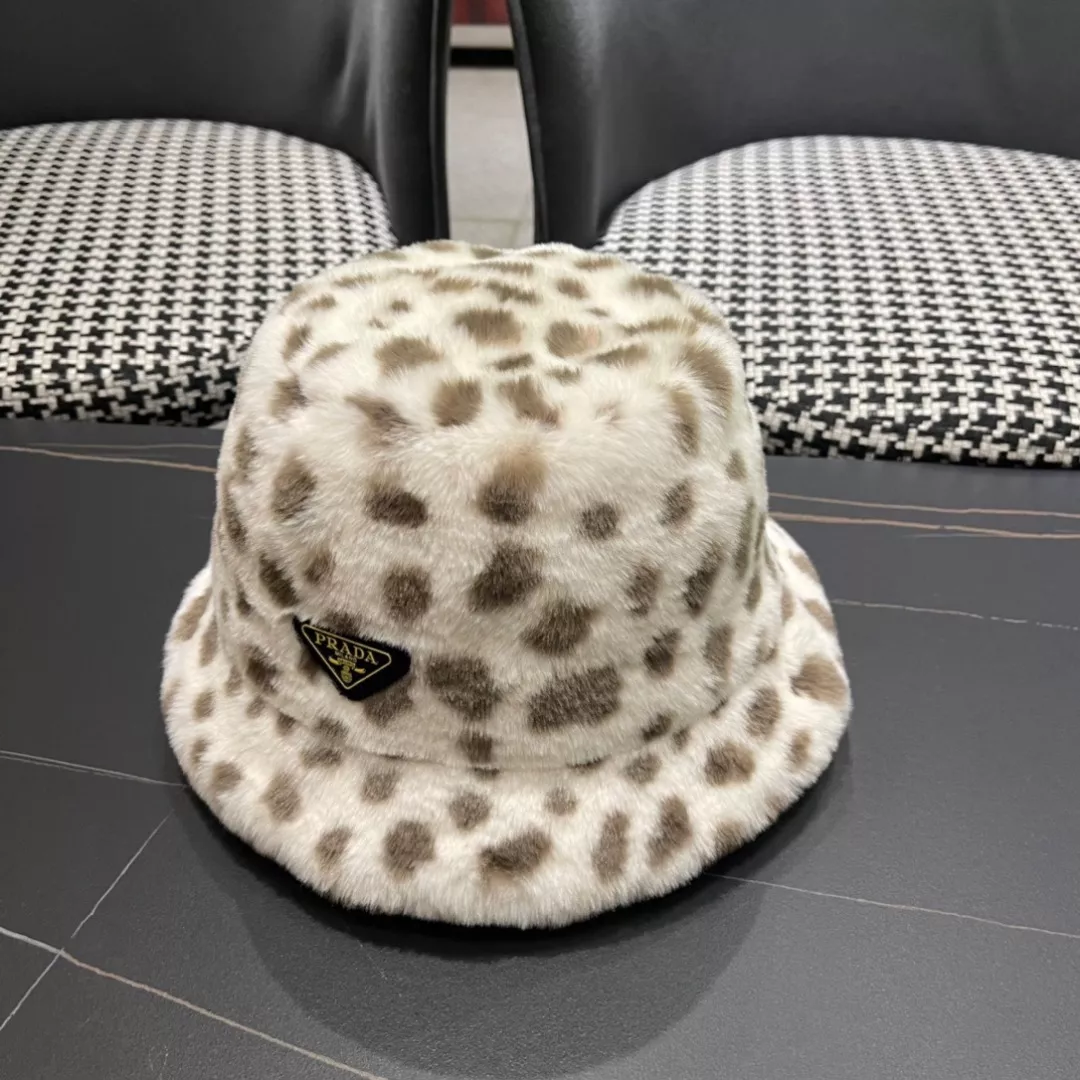 Prada Caps UrbanStyle 1076