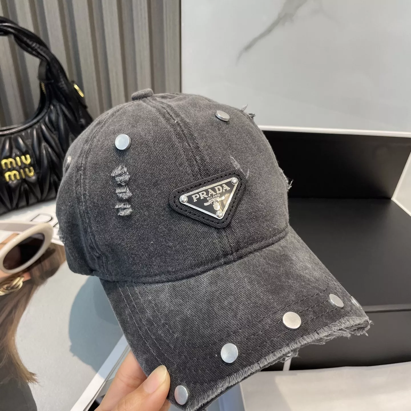 Prada Caps UrbanStyle 210