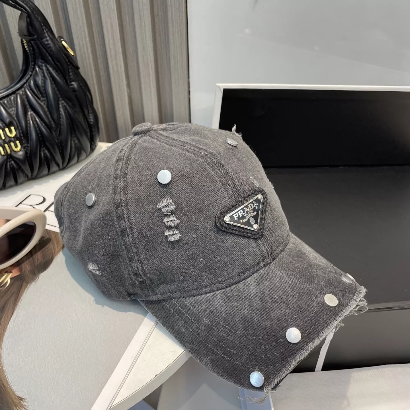 Prada Caps UrbanStyle 210