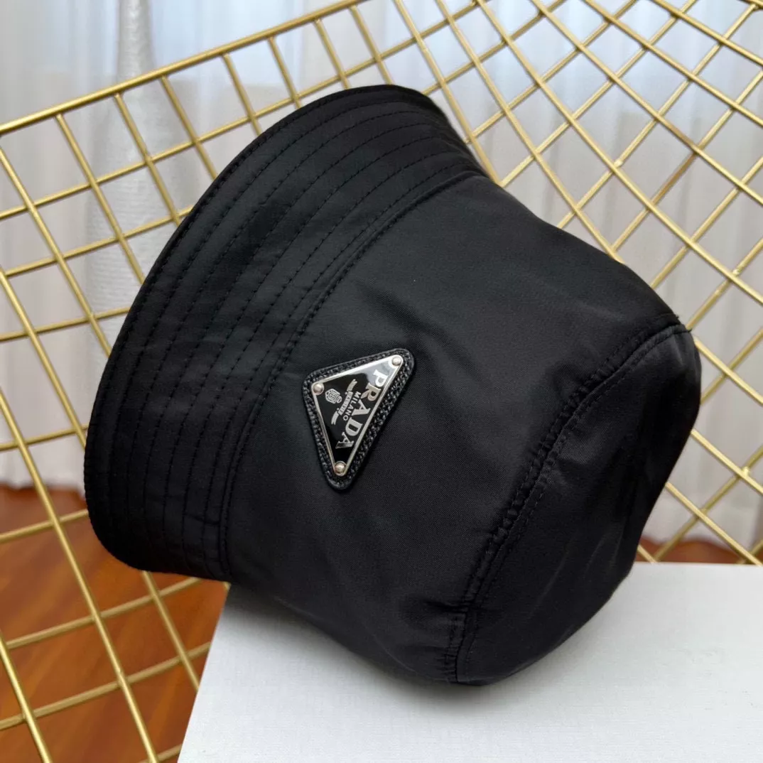 Prada Caps WellDesigned 5157