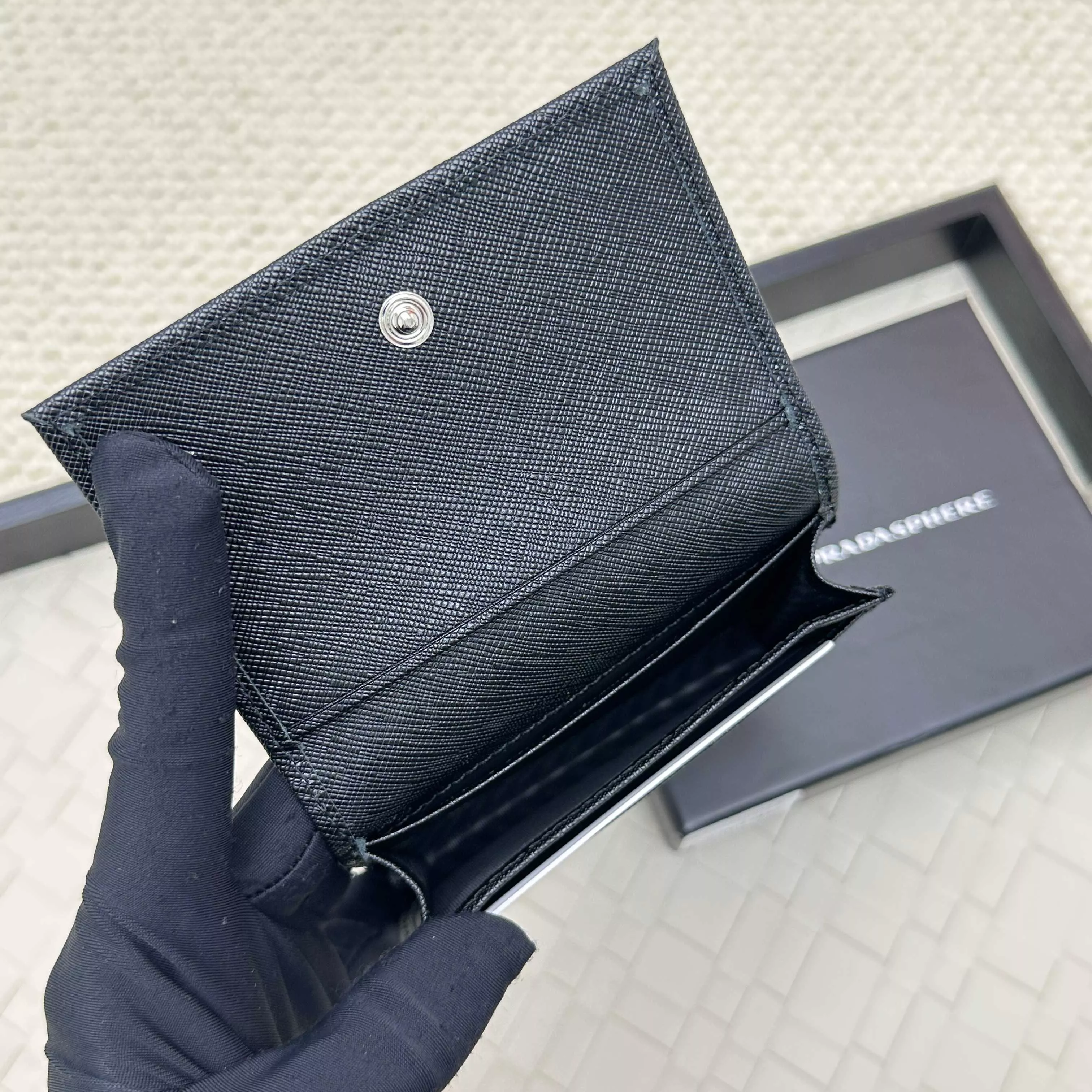 Prada Card Case Fashionable 5563