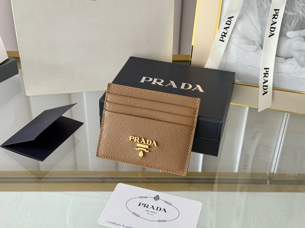 Prada Card Case For Women Elegant 9839