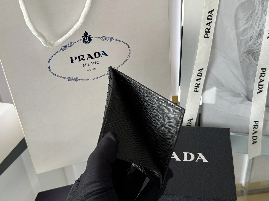 Prada Card Case Minimalist 7611