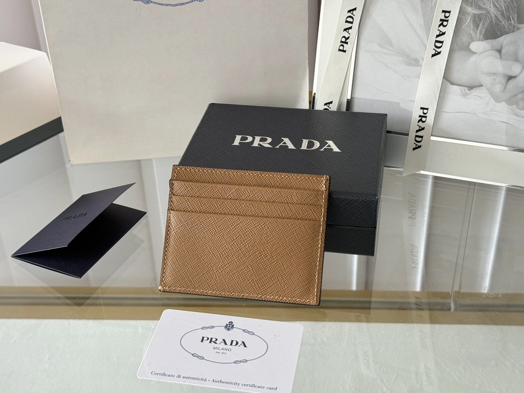 Prada Card Case Unique 7736