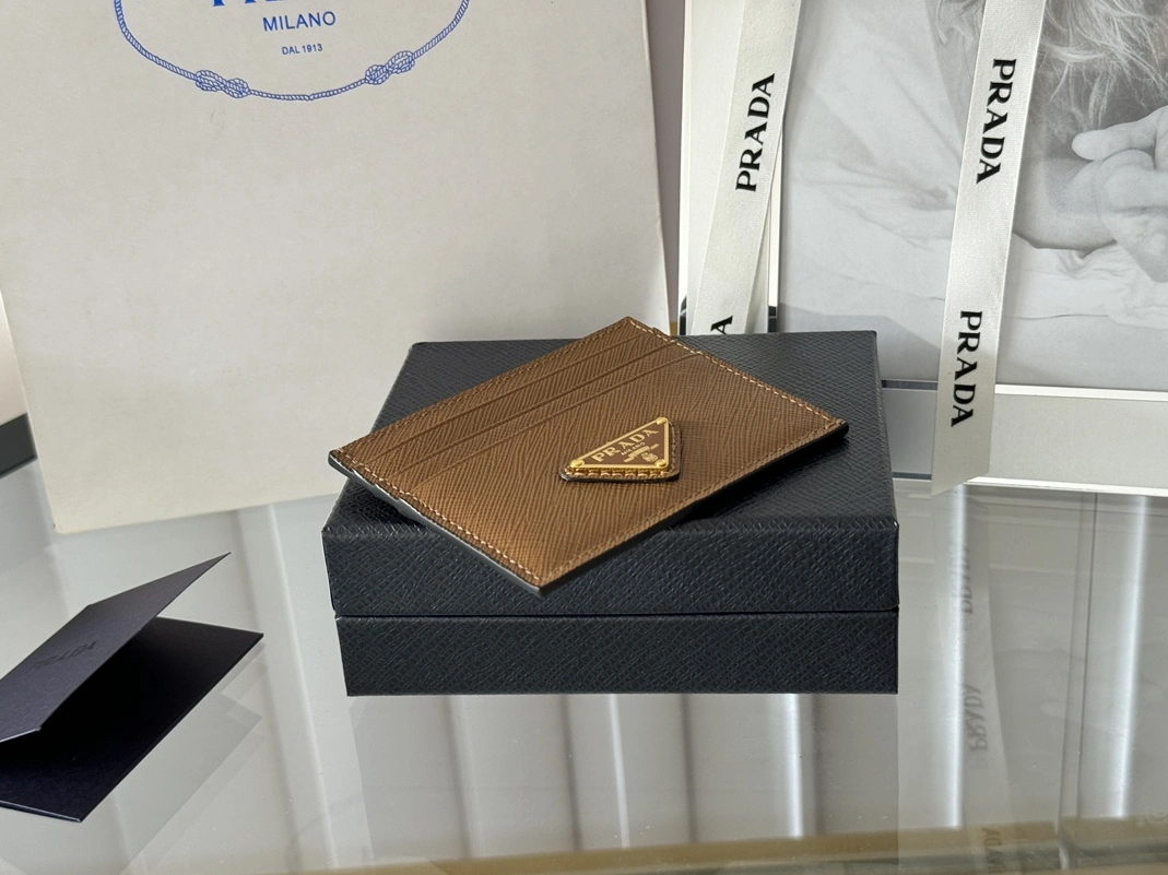 Prada Card Case Unique 7736