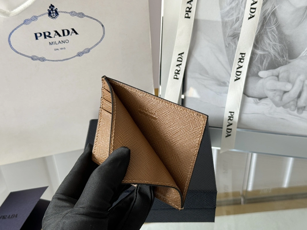 Prada Card Case Unique 7736