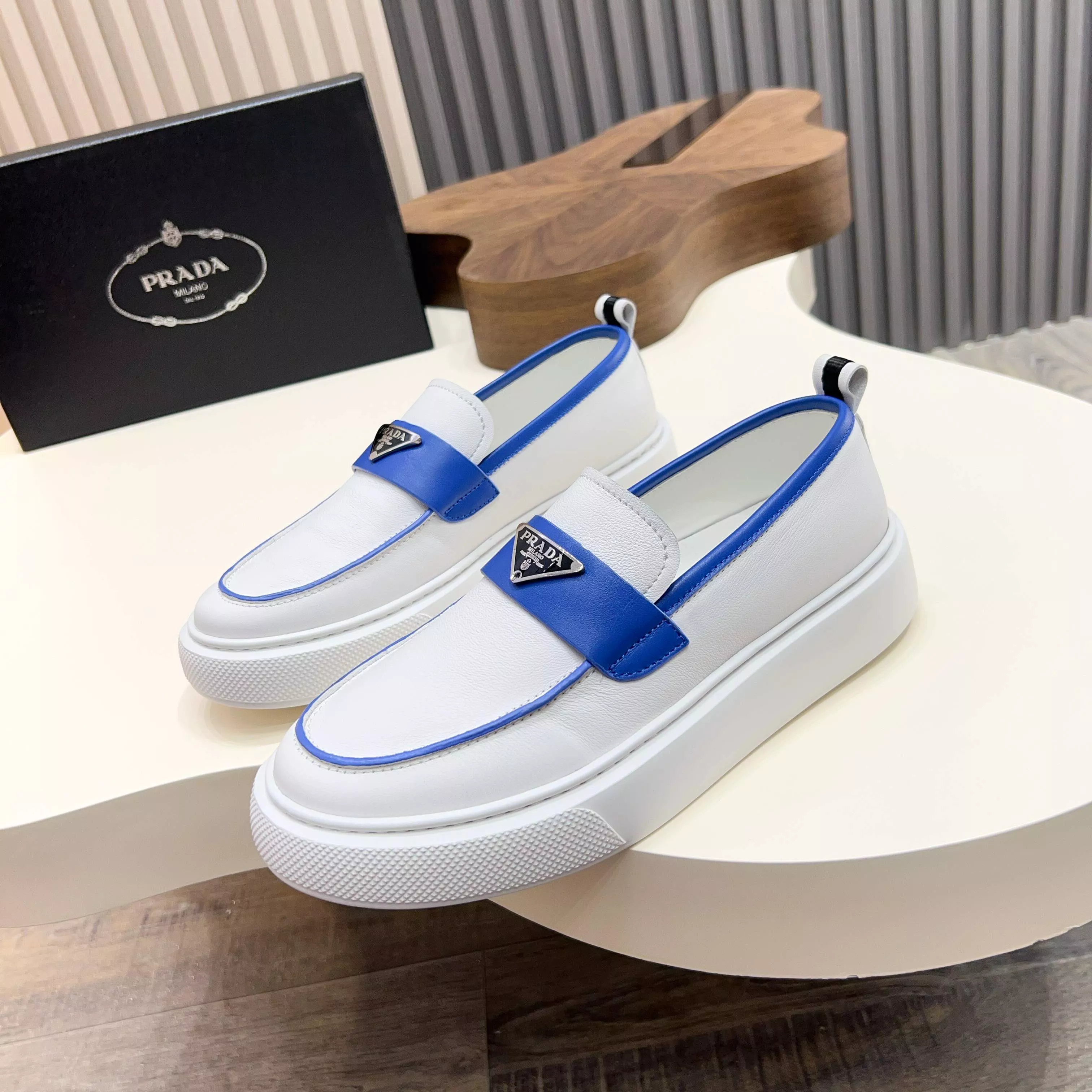 Prada Casual Shoes For Men Classic 2496