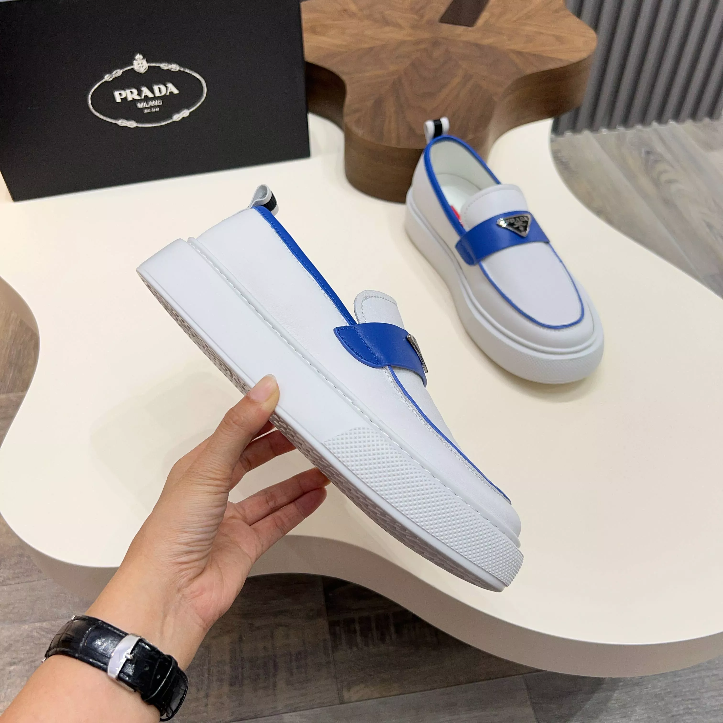 Prada Casual Shoes For Men Classic 2496
