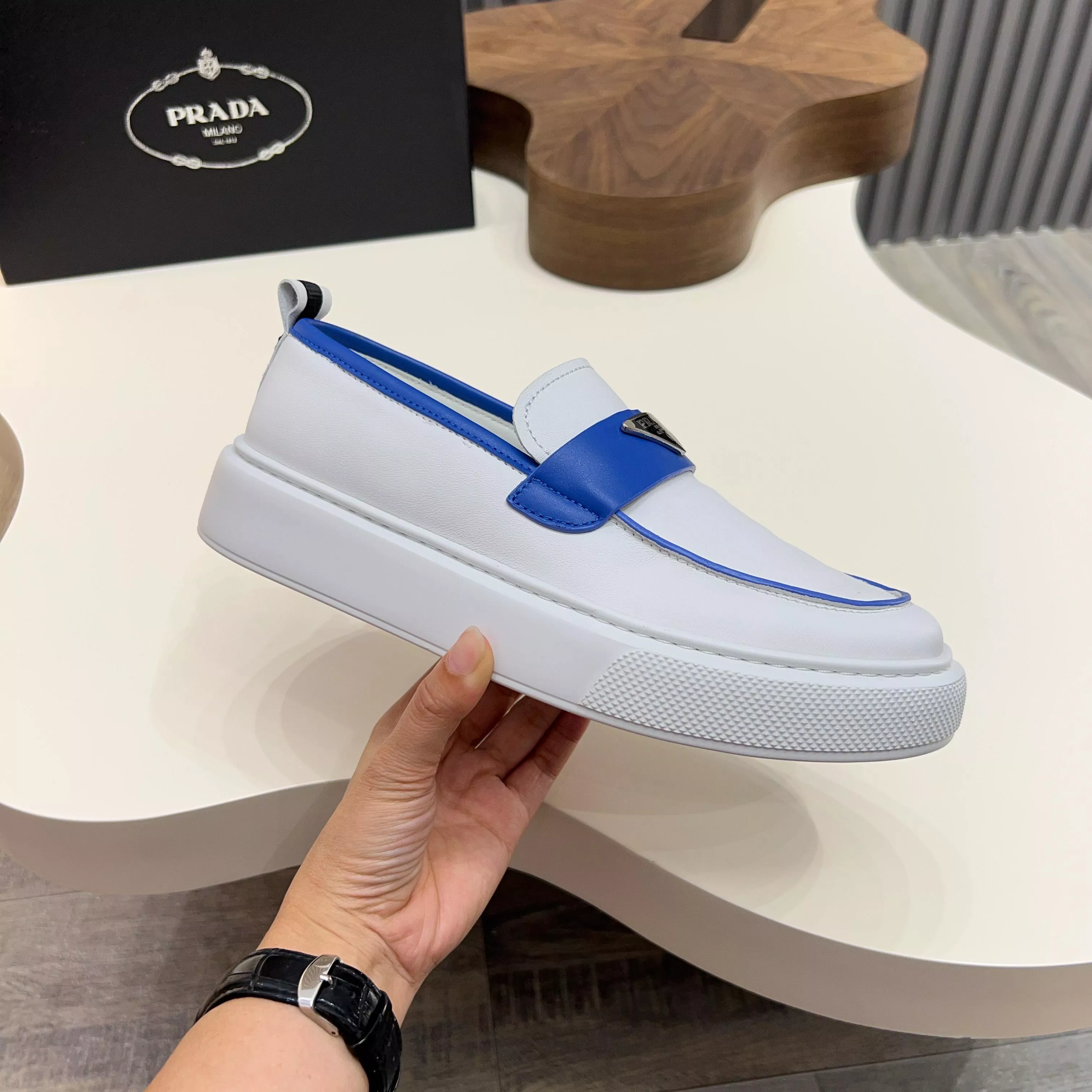 Prada Casual Shoes For Men Classic 2496