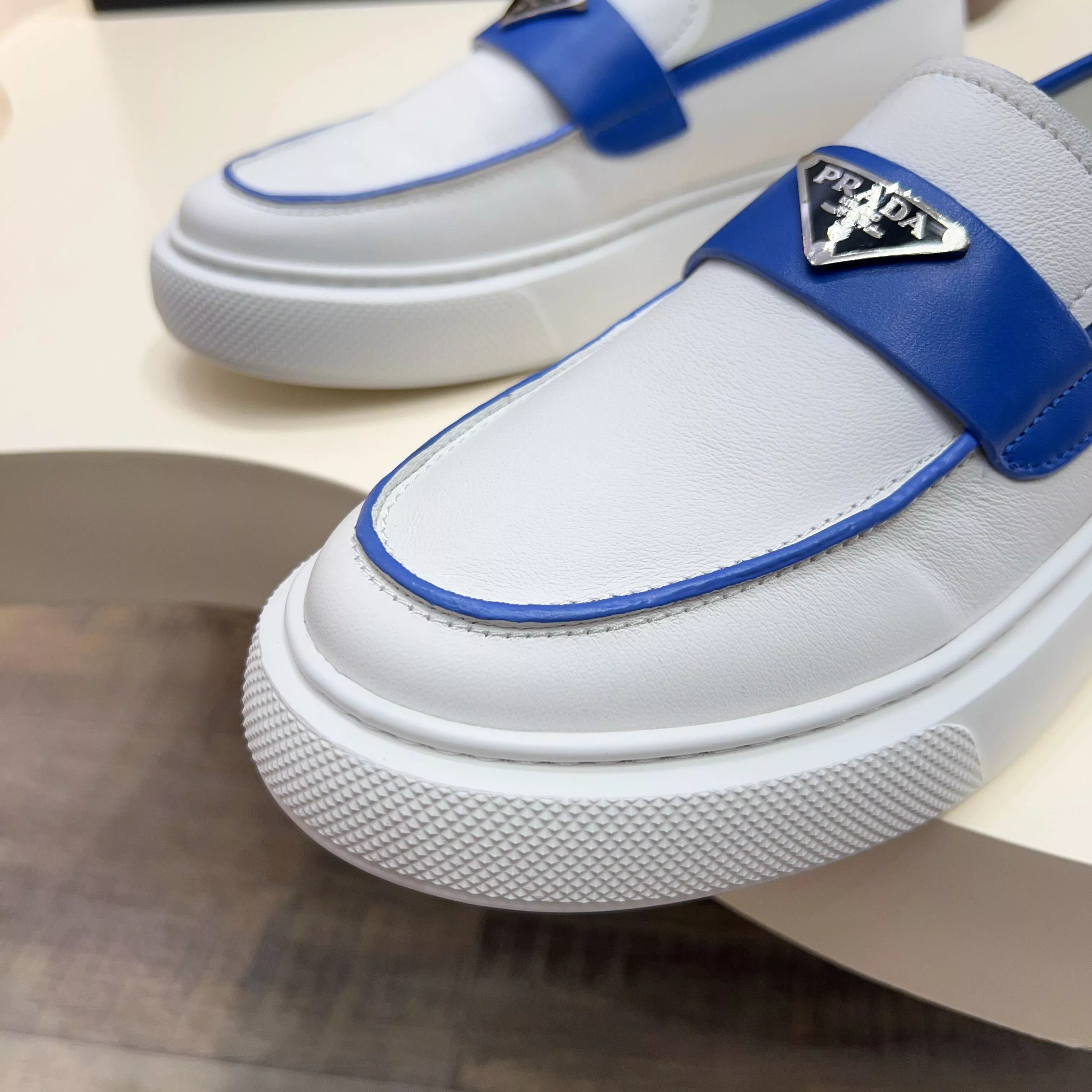 Prada Casual Shoes For Men Classic 2496