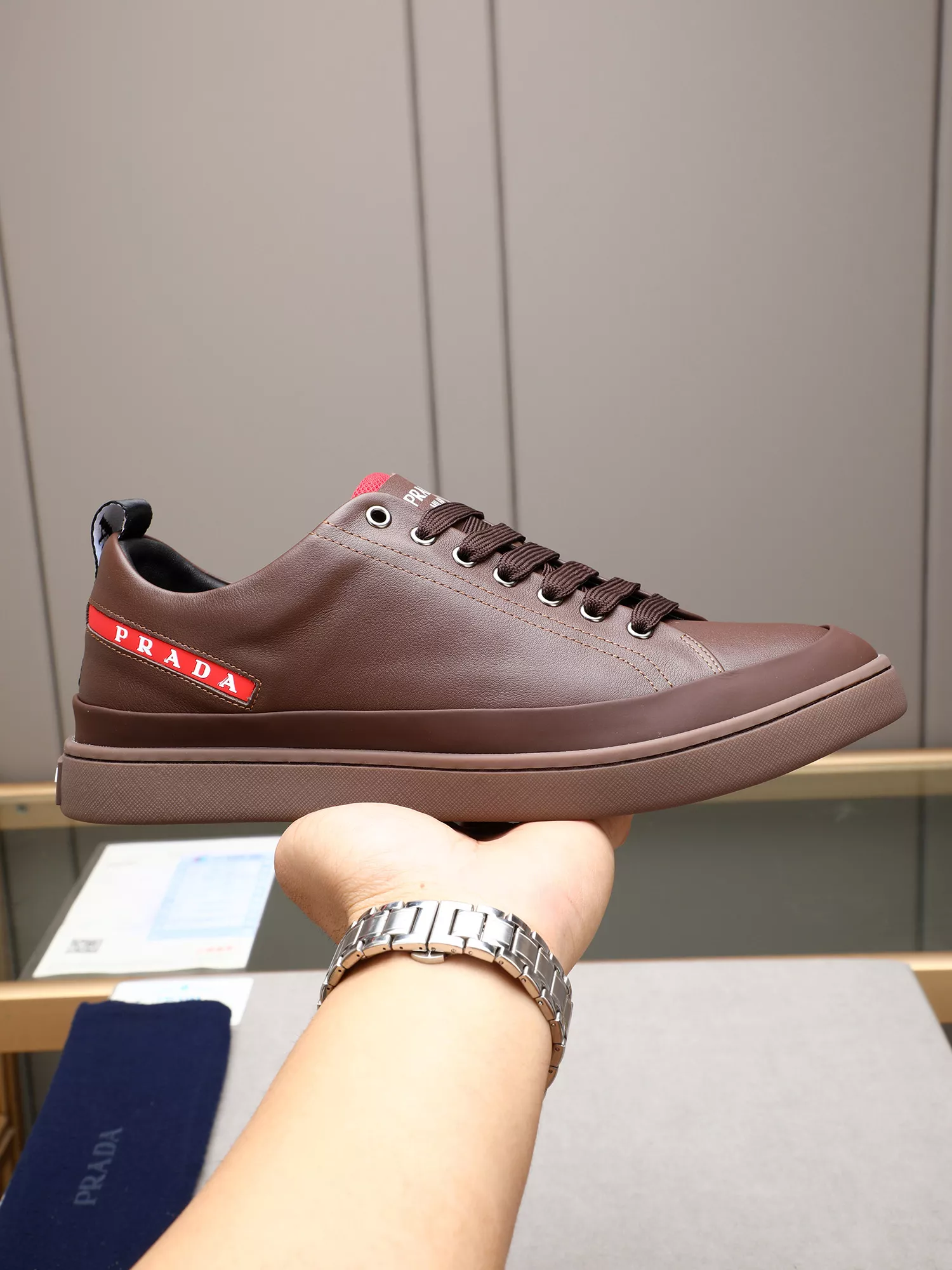 Prada Casual Shoes For Men Elegant 3909