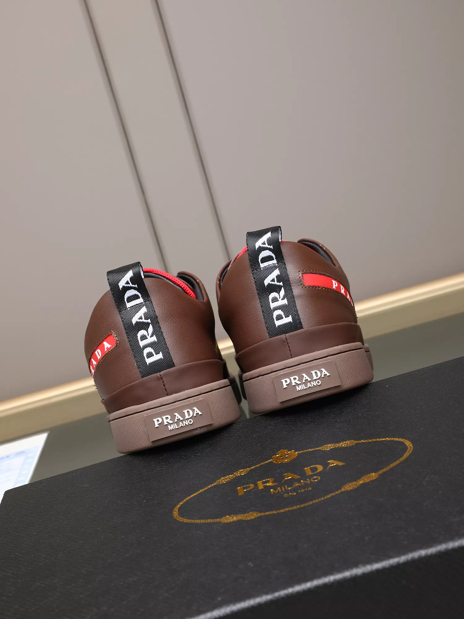 Prada Casual Shoes For Men Elegant 3909