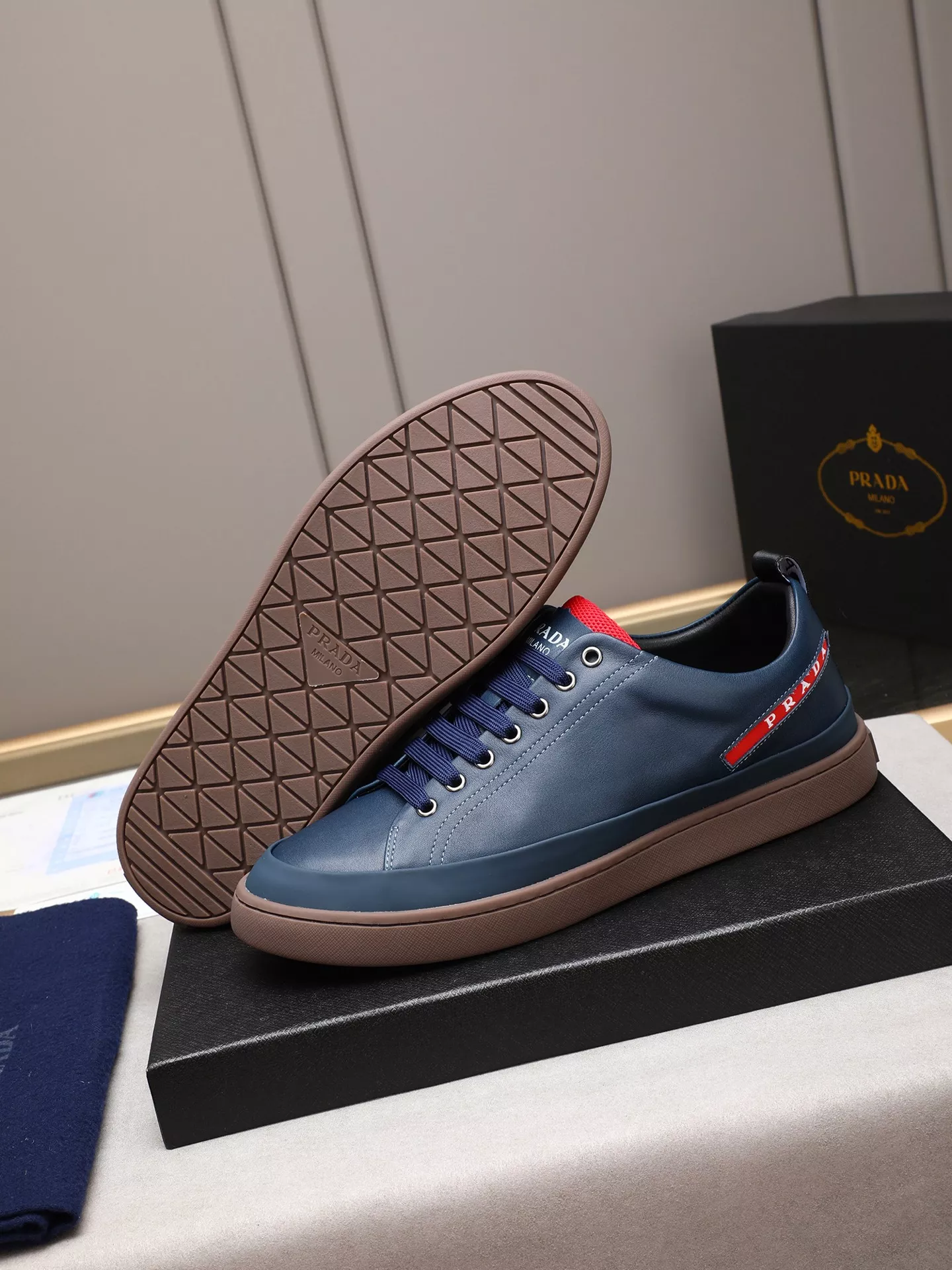 Prada Casual Shoes For Men EyeCatching 1799