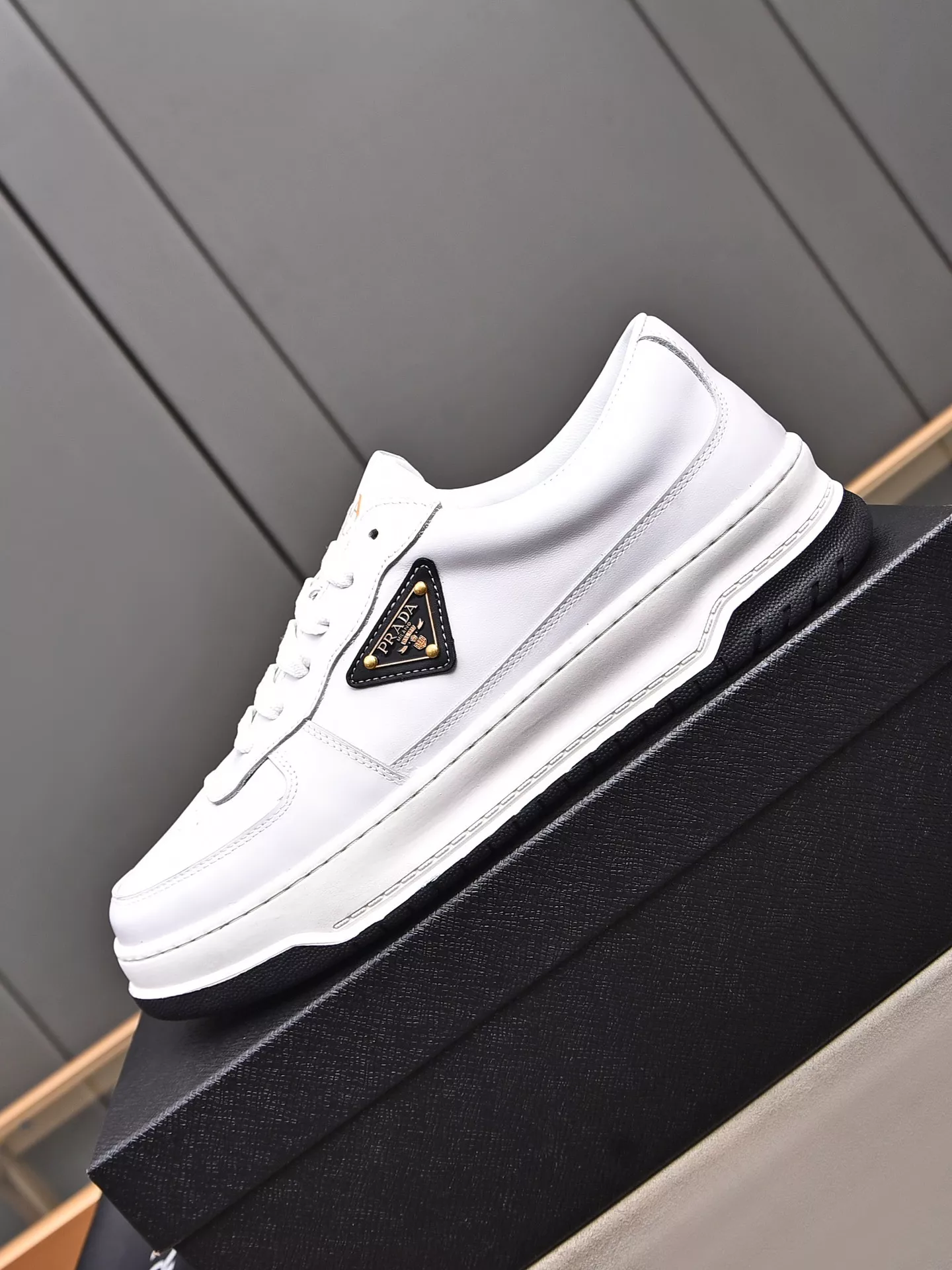 Prada Casual Shoes For Men Fashionable 2657