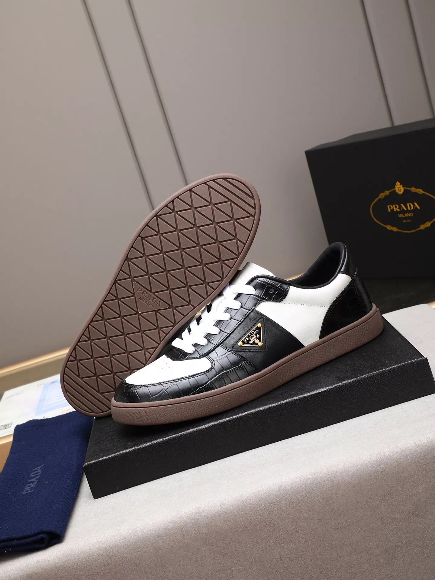 Prada Casual Shoes For Men GoAnywhere 5446
