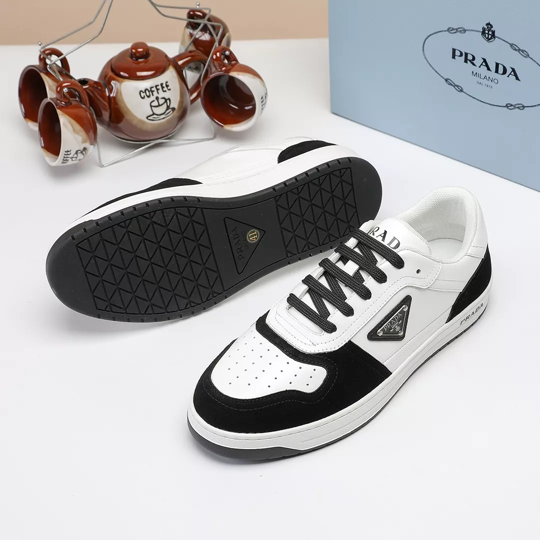 Prada Casual Shoes For Men Minimalist 4377