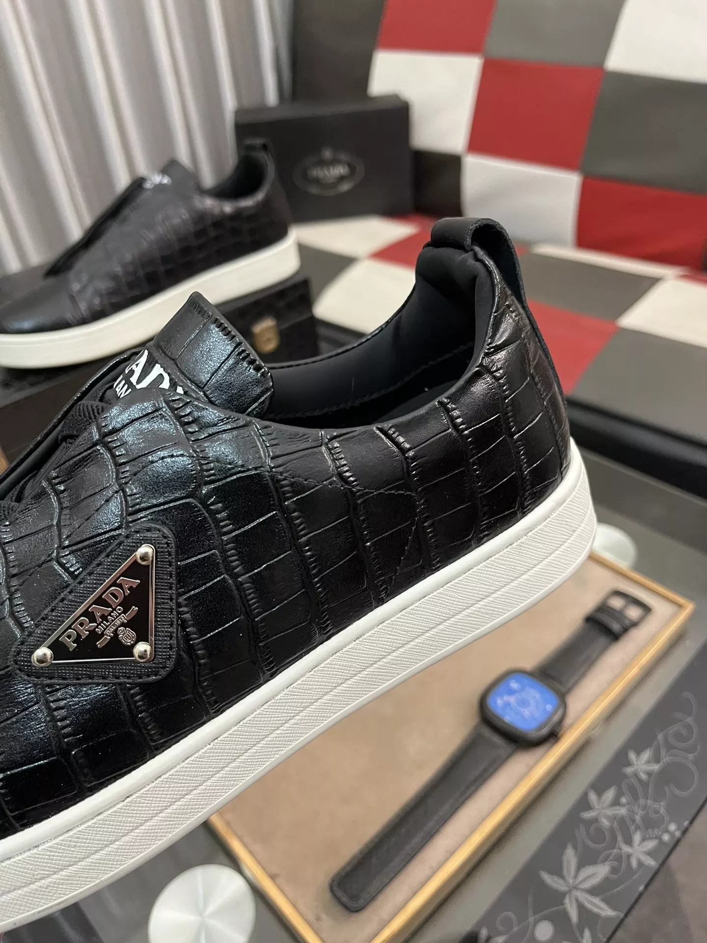 Prada Casual Shoes For Men Timeless 5979