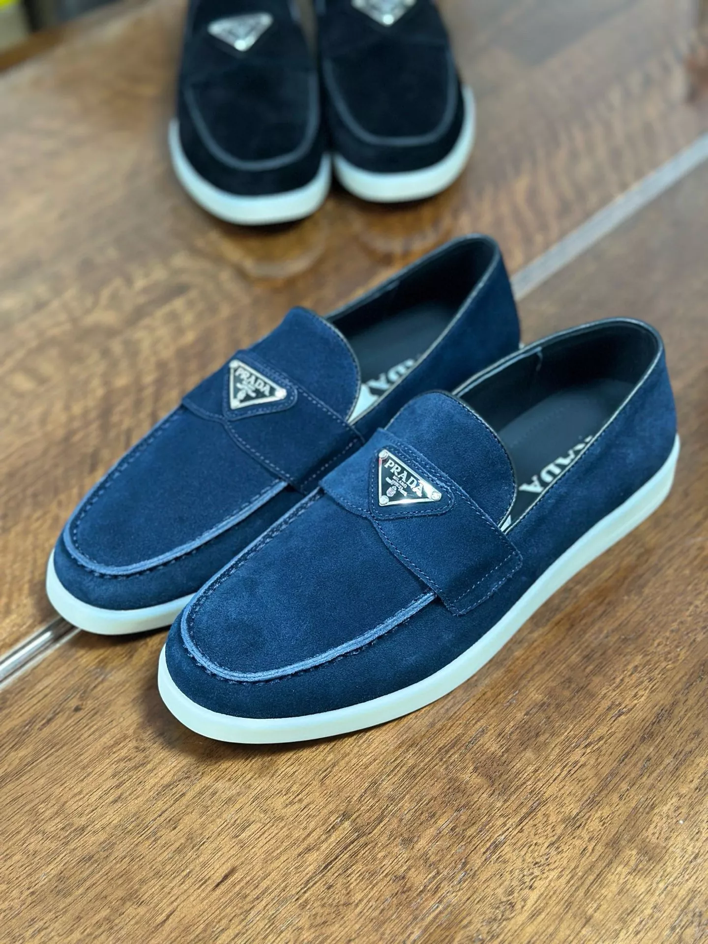 Prada Casual Shoes For Men Trendy 7821