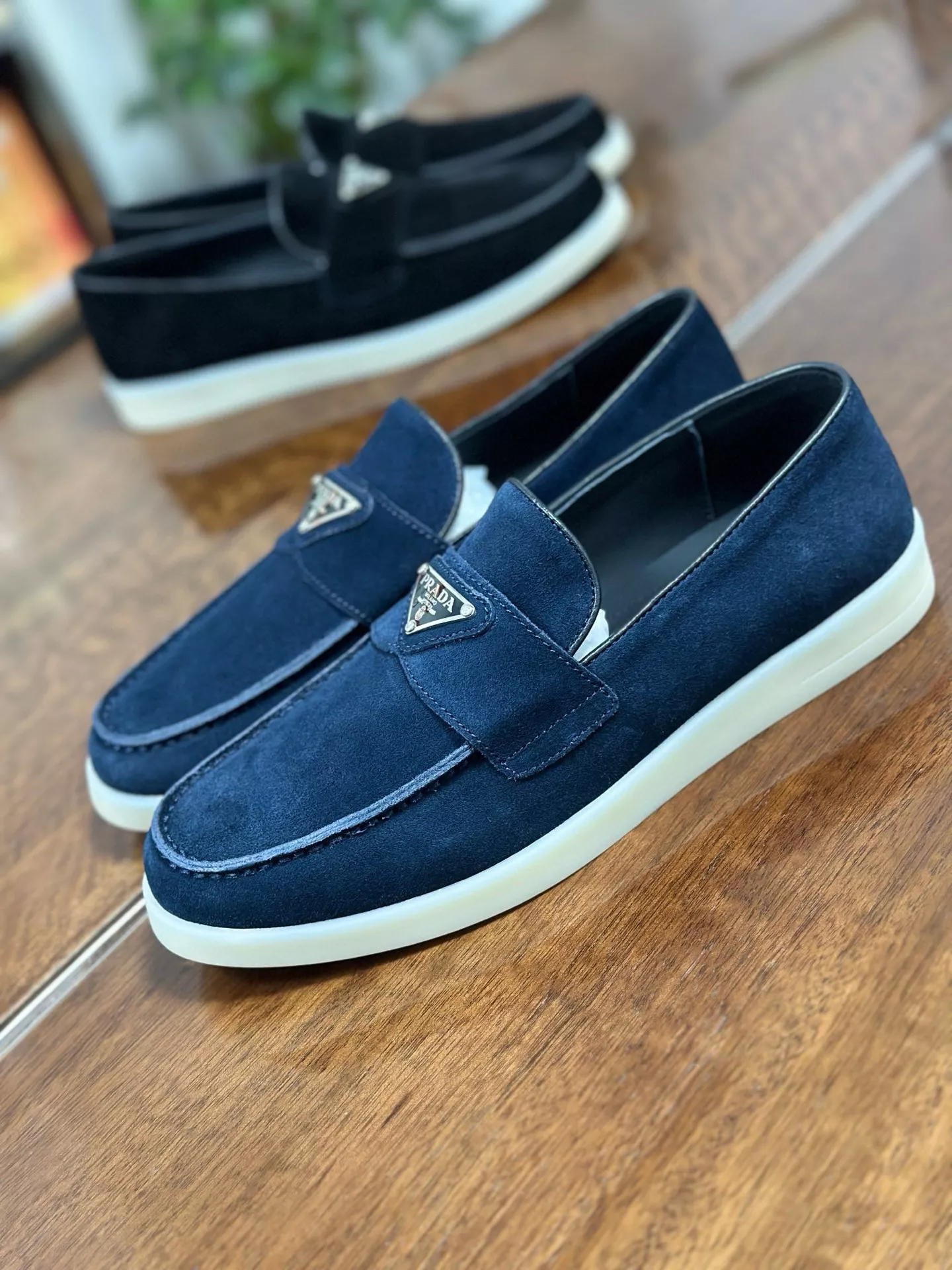 Prada Casual Shoes For Men Trendy 7821