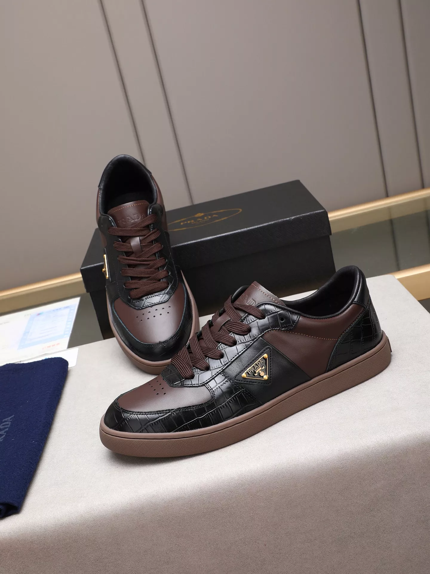 Prada Casual Shoes For Men UrbanStyle 6049