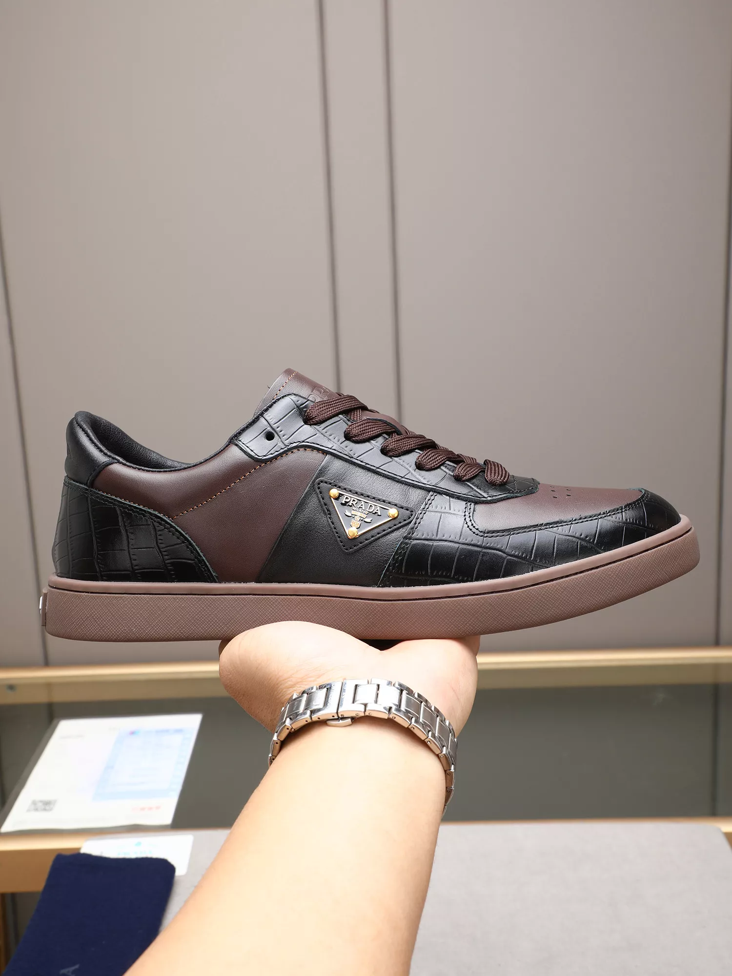 Prada Casual Shoes For Men UrbanStyle 6049