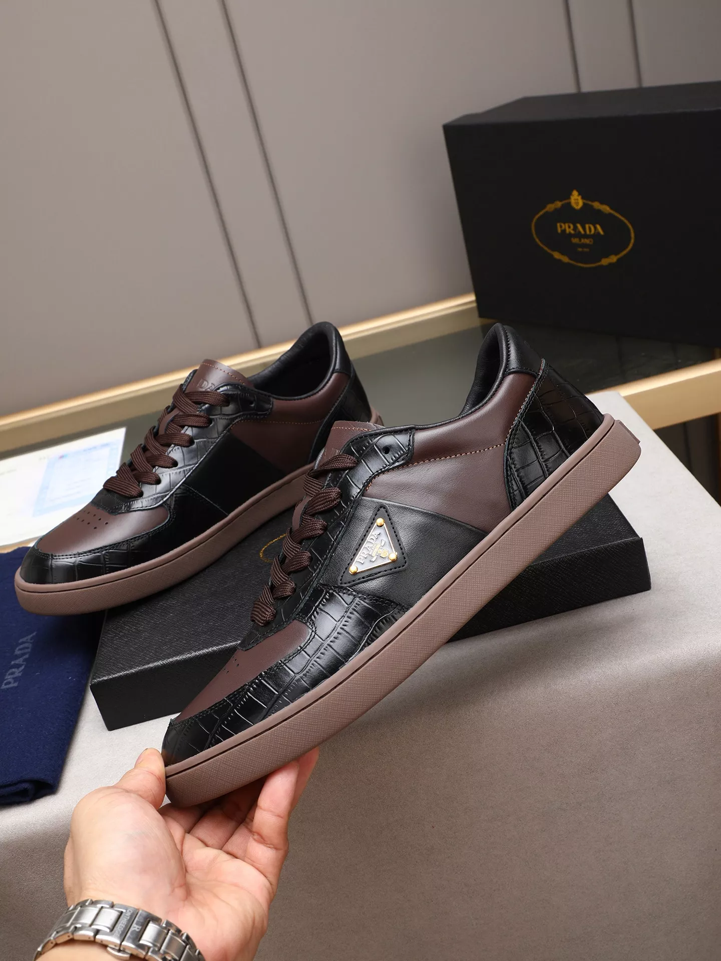 Prada Casual Shoes For Men UrbanStyle 6049