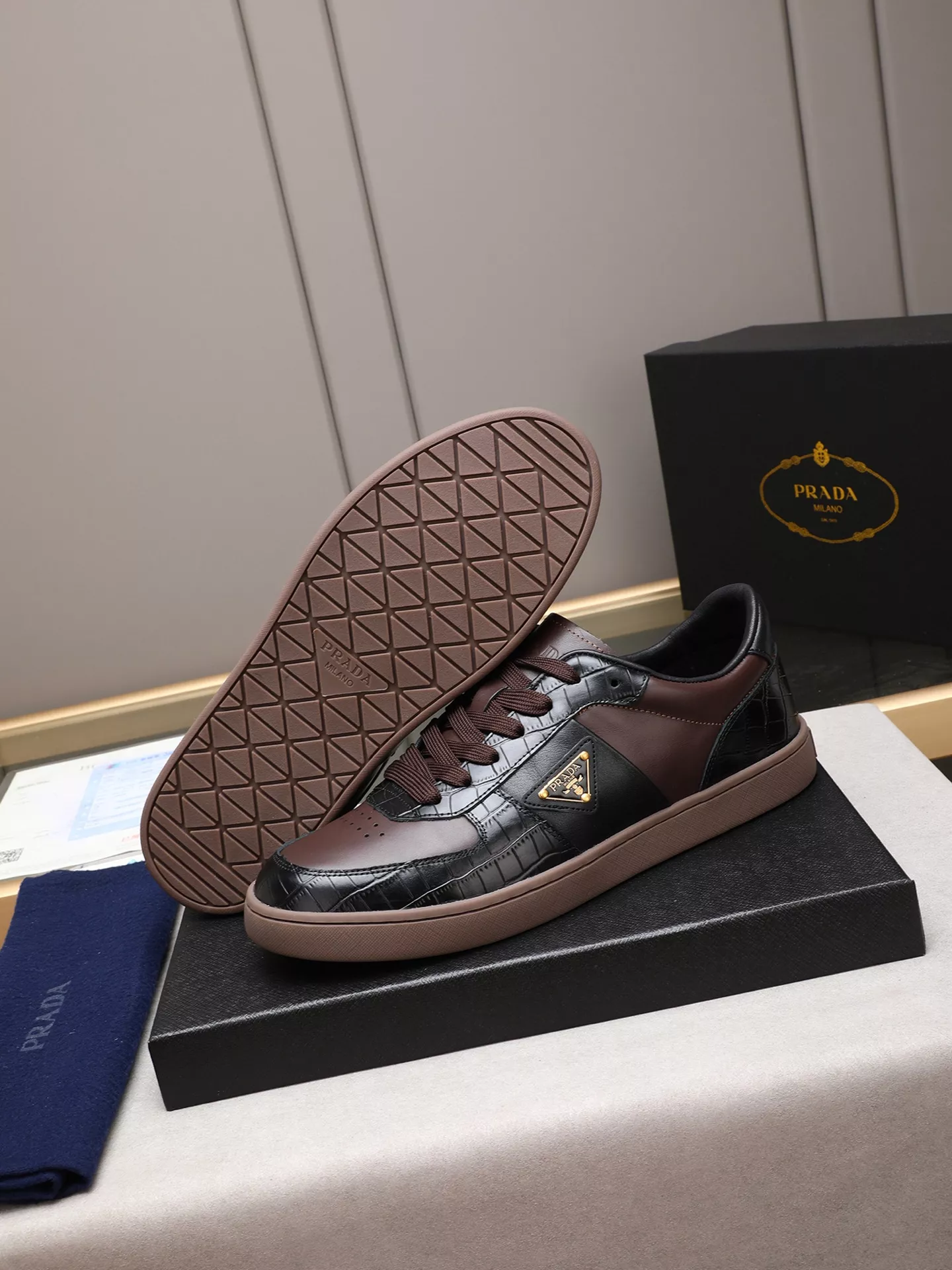 Prada Casual Shoes For Men UrbanStyle 6049