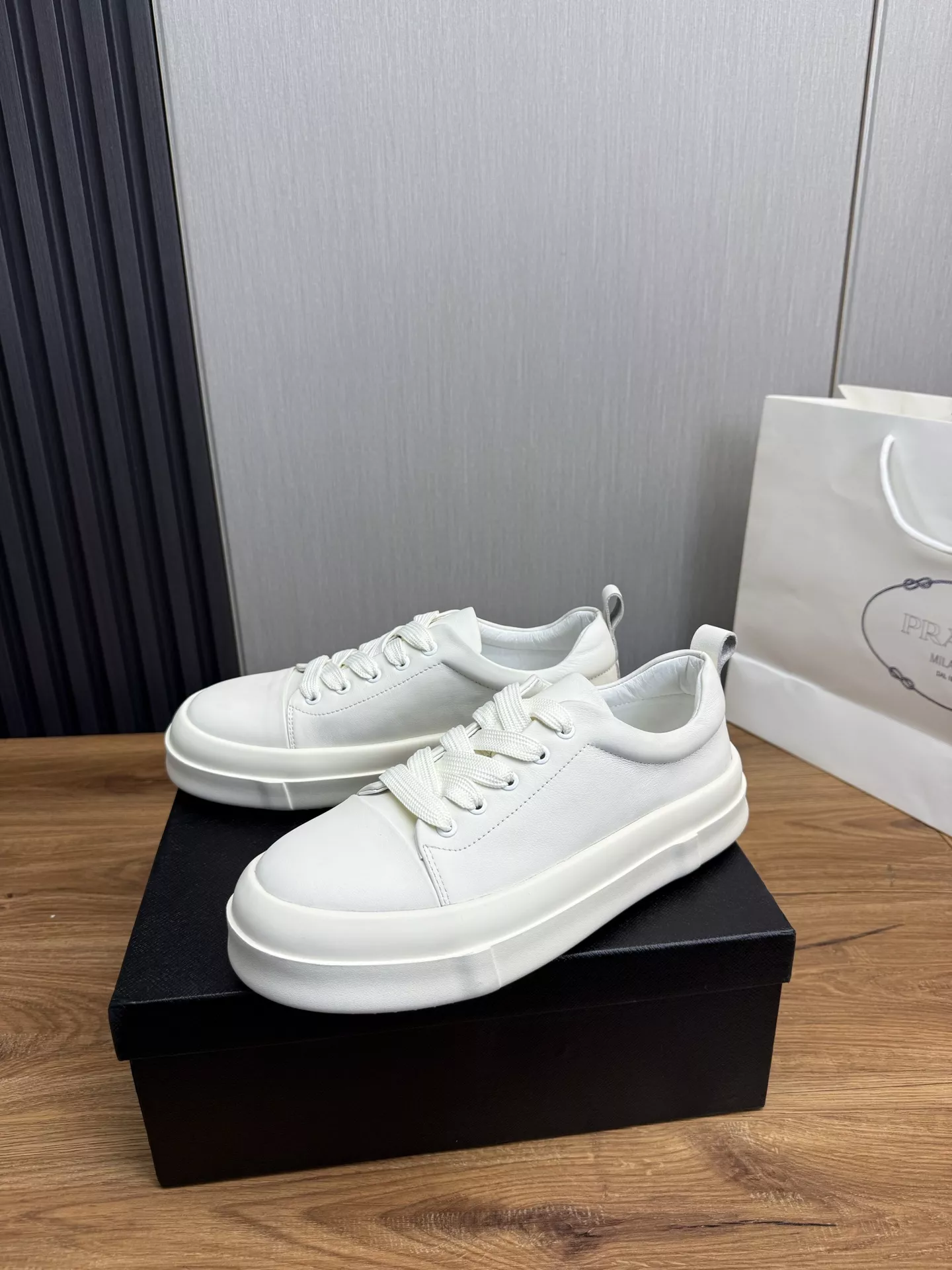 Prada Casual Shoes For Men Versatile 8684