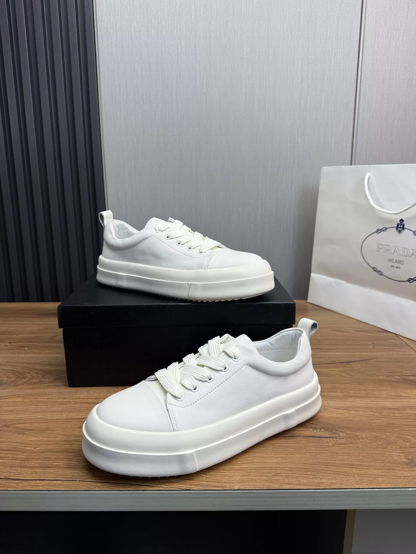 Prada Casual Shoes For Men Versatile 8684