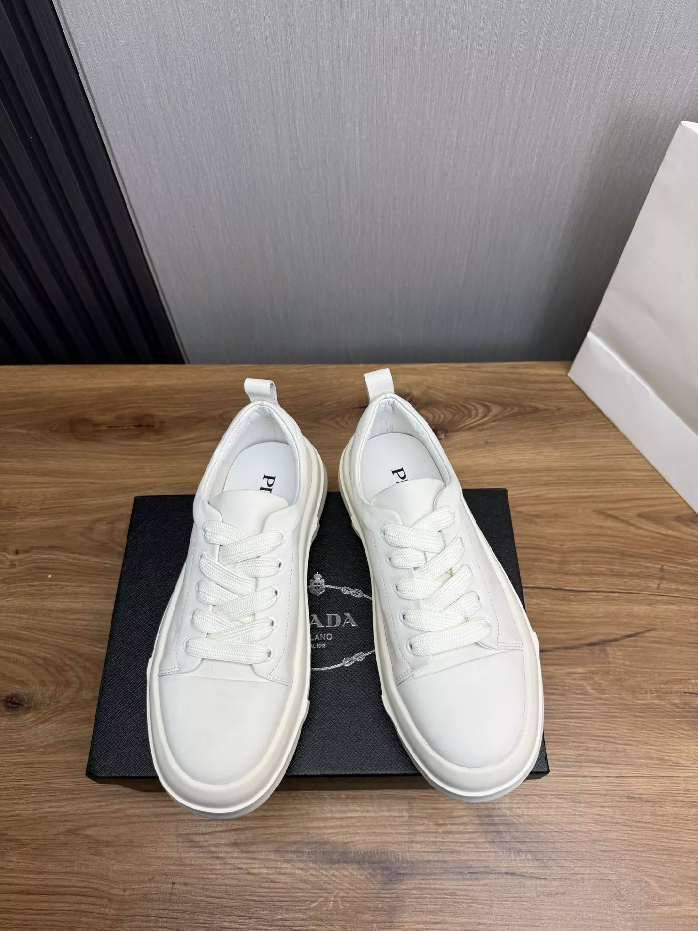 Prada Casual Shoes For Men Versatile 8684