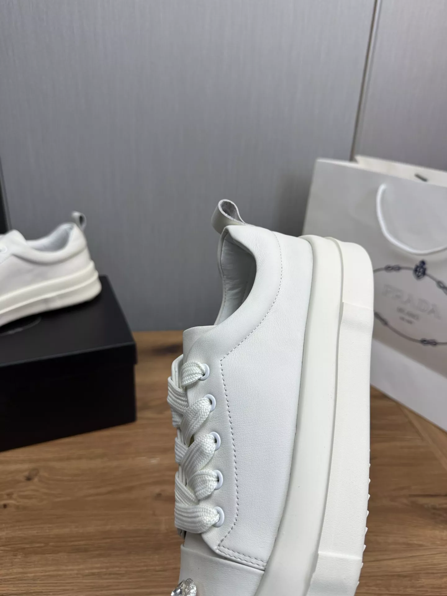 Prada Casual Shoes For Men Versatile 8684