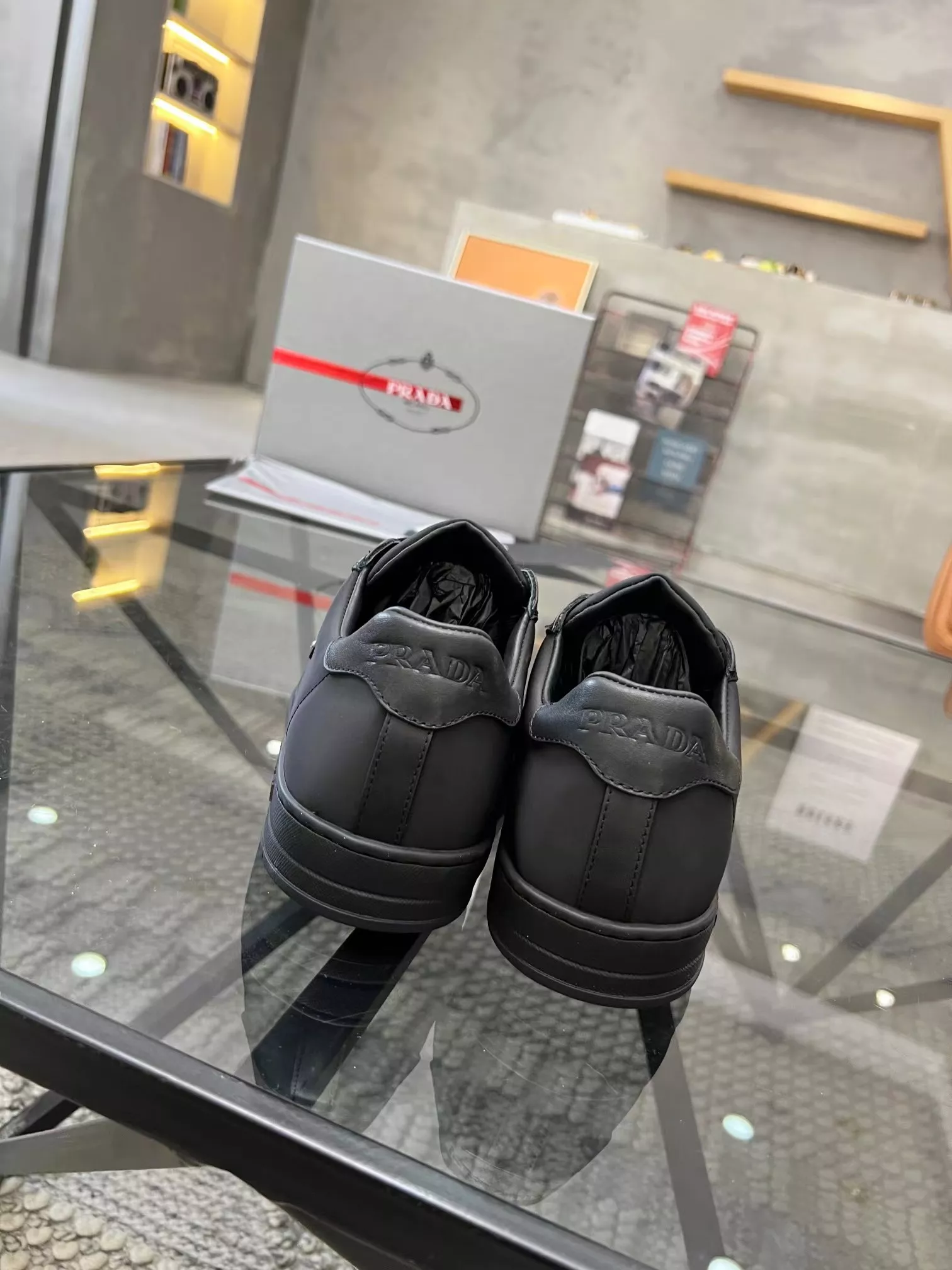 Prada Casual Shoes For Men Vibrant 9426