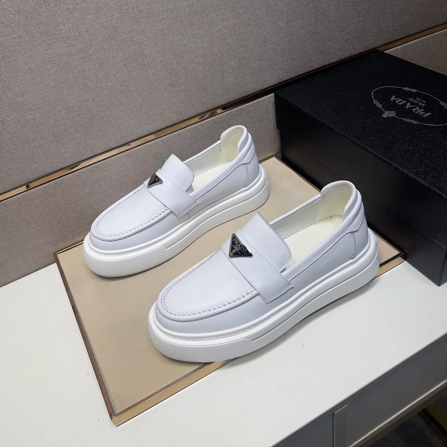 Prada Casual Shoes For Men WellDesigned 4092
