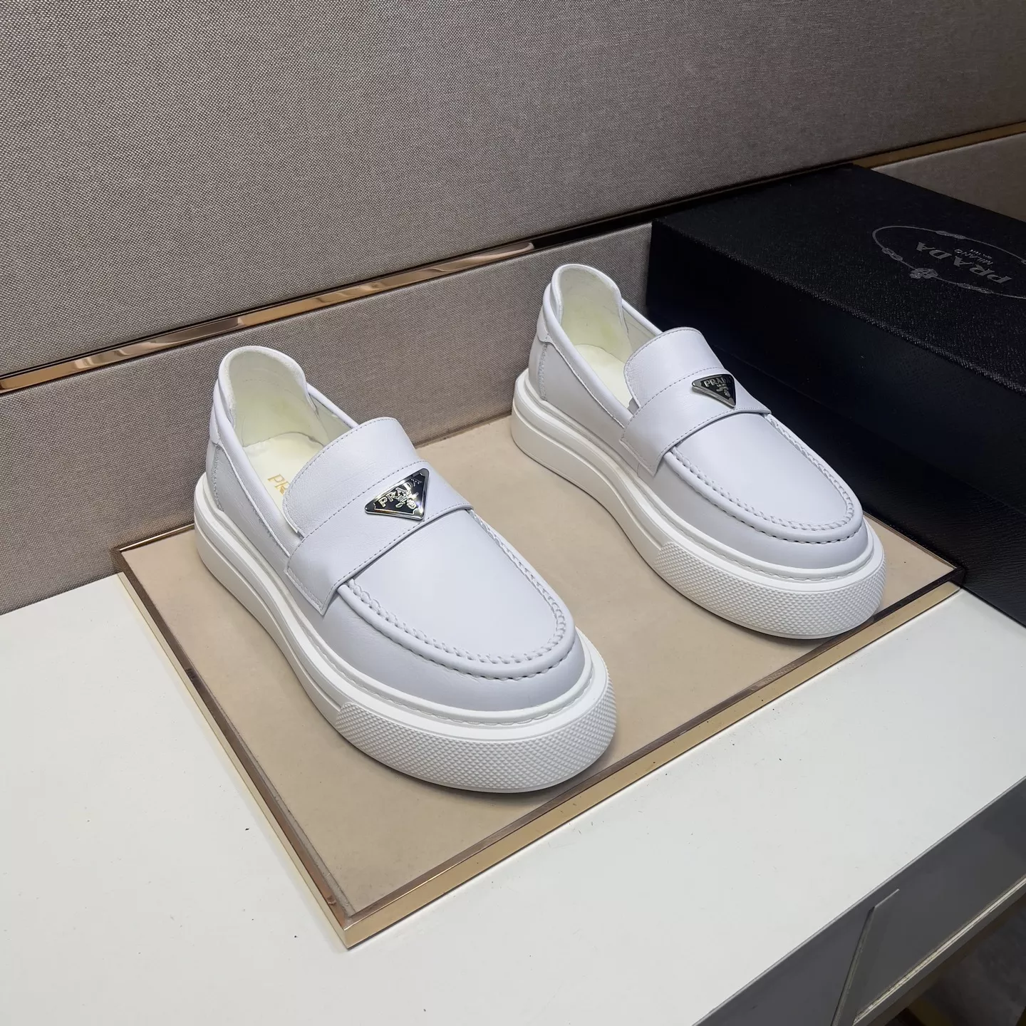 Prada Casual Shoes For Men WellDesigned 4092