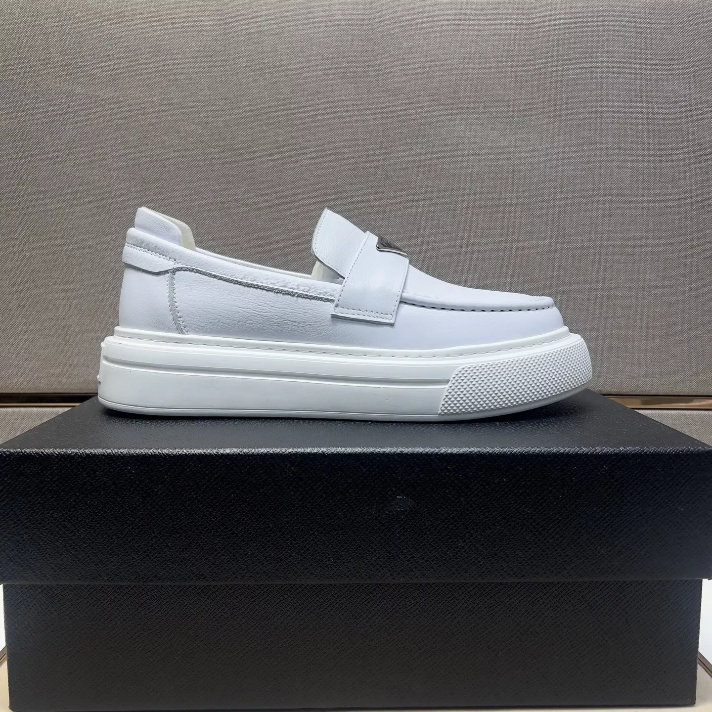 Prada Casual Shoes For Men WellDesigned 4092