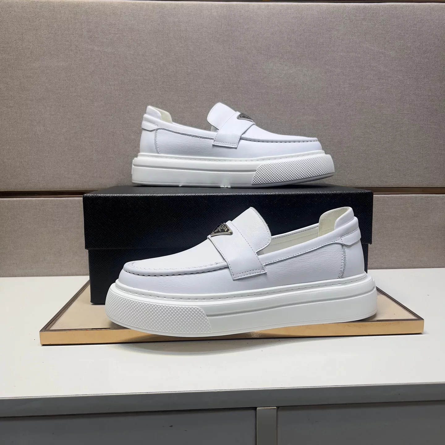 Prada Casual Shoes For Men WellDesigned 4092