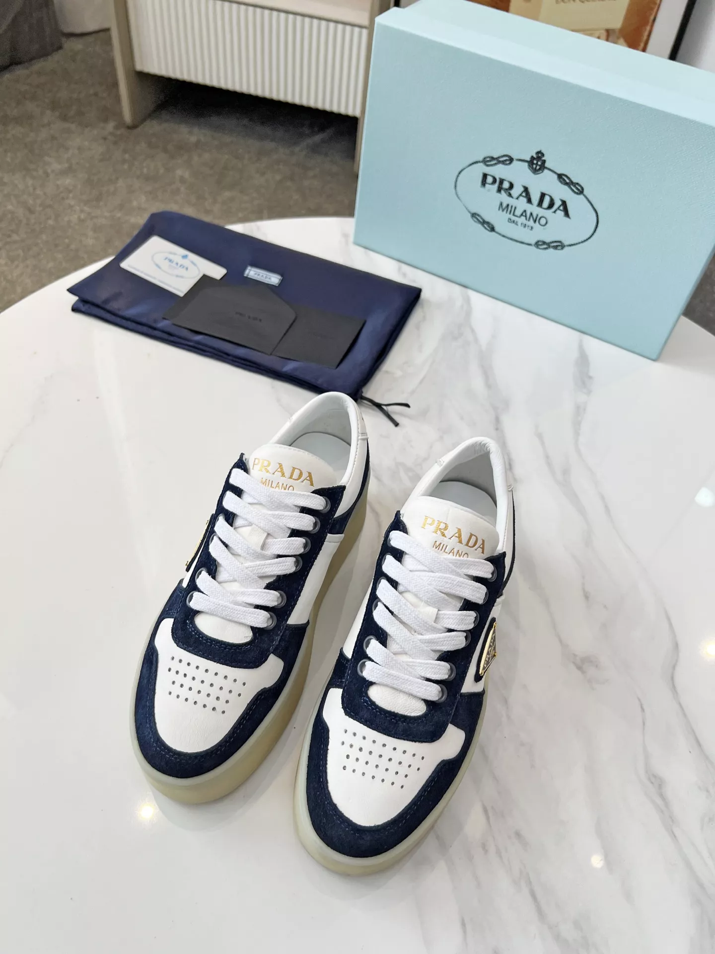 Prada Casual Shoes For Women Durable 7113