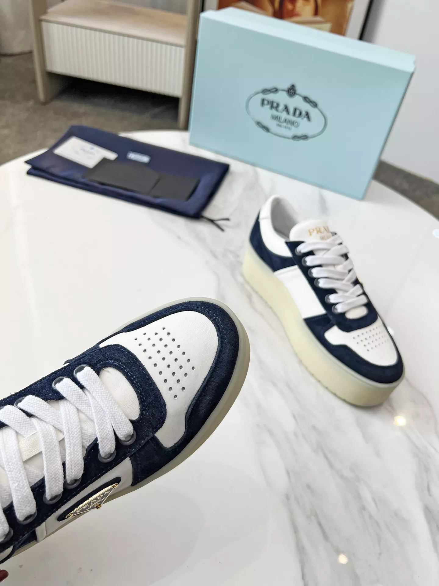 Prada Casual Shoes For Women Durable 7113