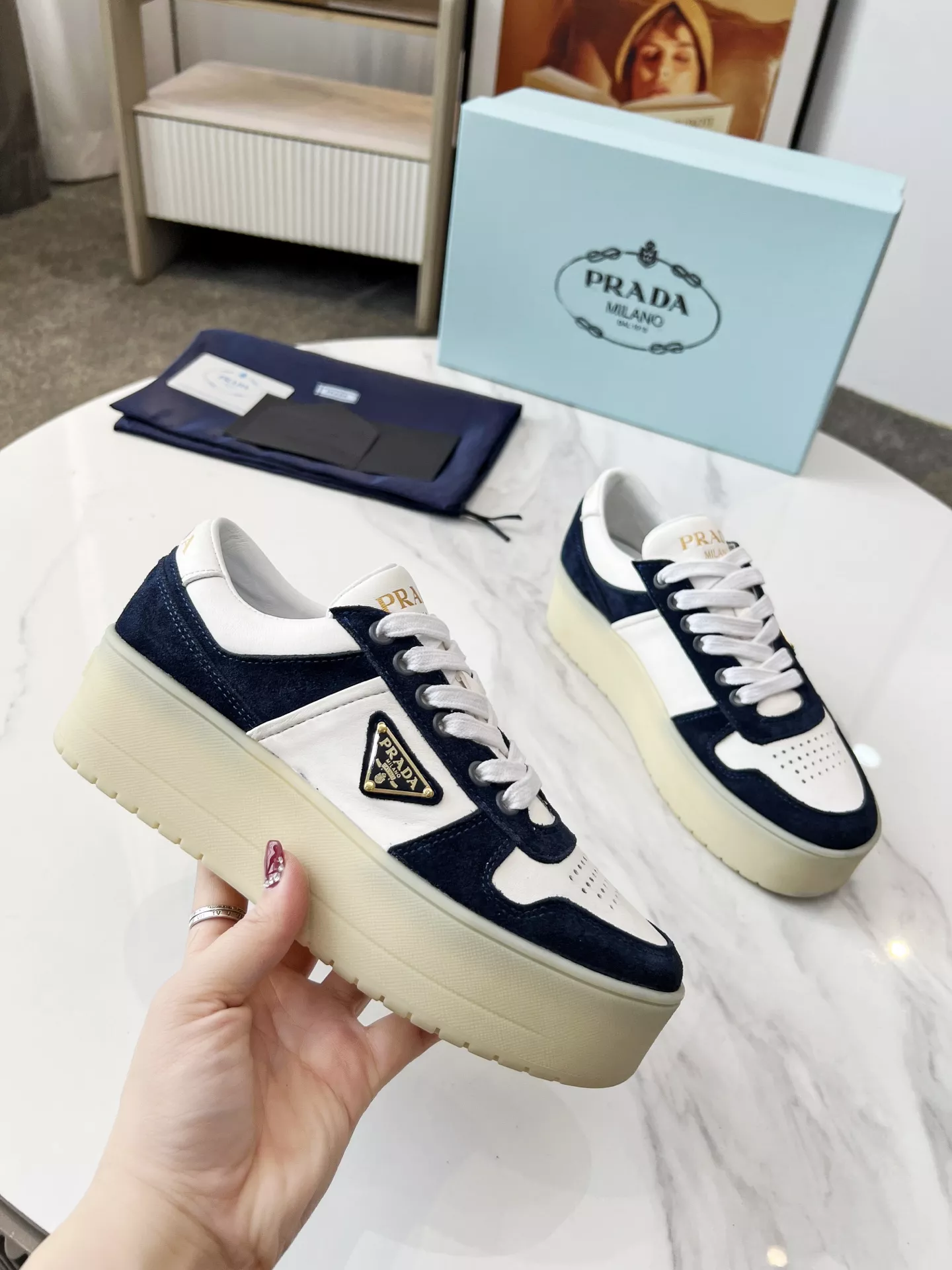Prada Casual Shoes For Women Durable 7113