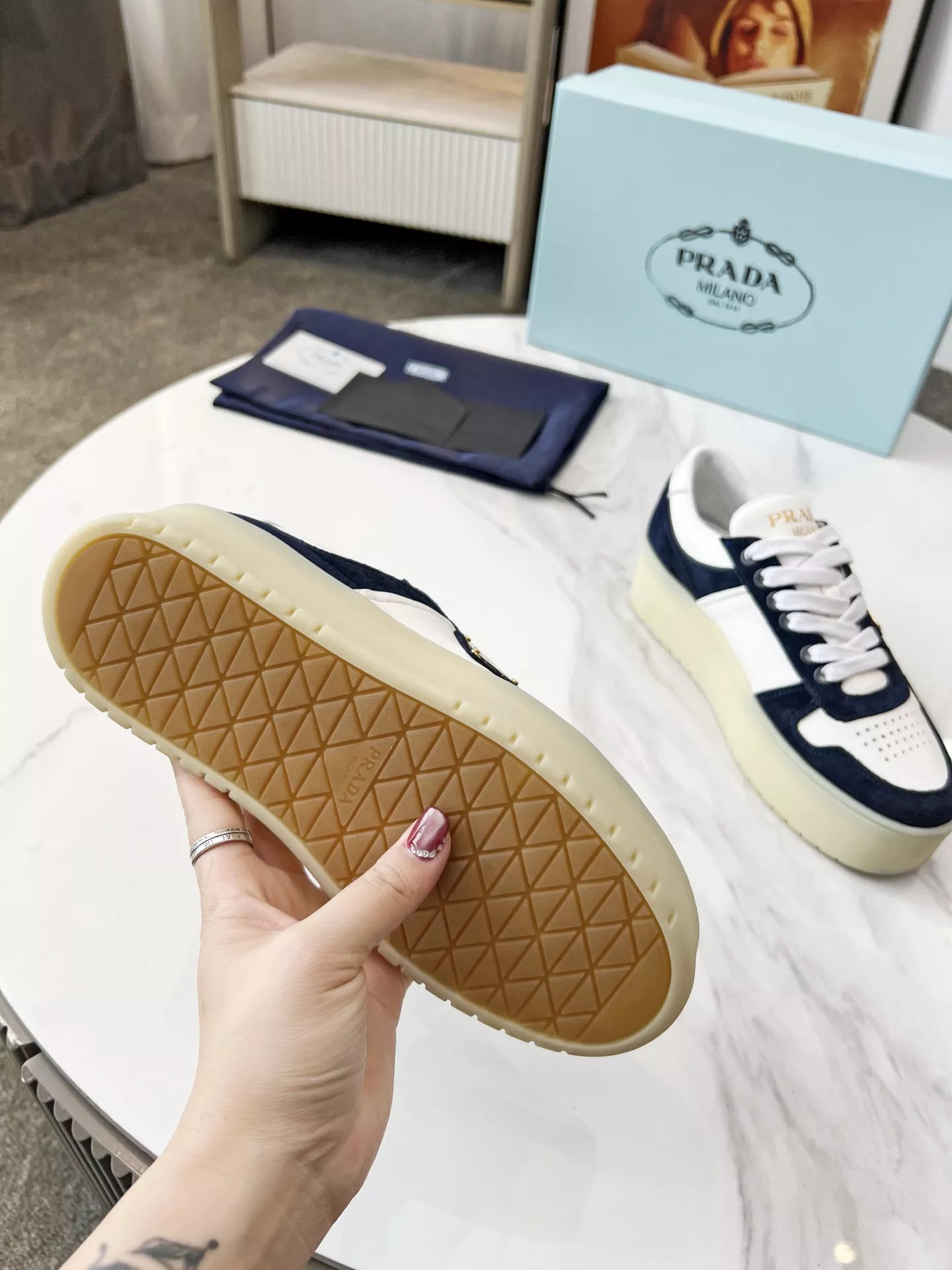 Prada Casual Shoes For Women Durable 7113