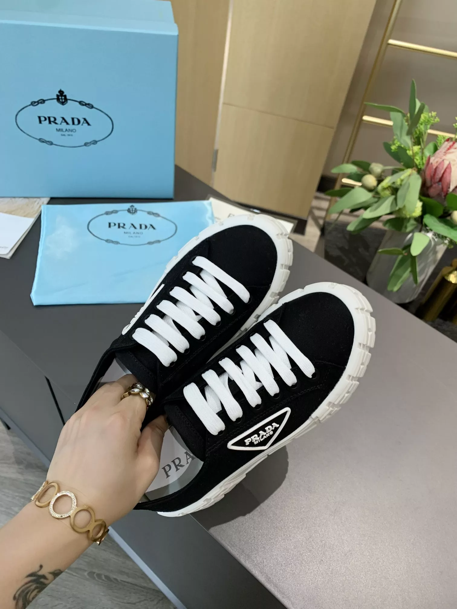 Prada Casual Shoes For Women Versatile 4128