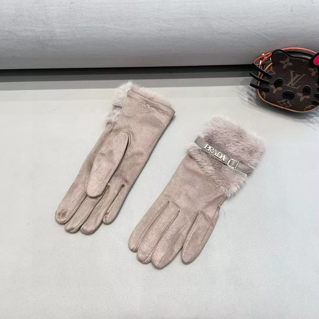 Prada Gloves For Women Durable 4347