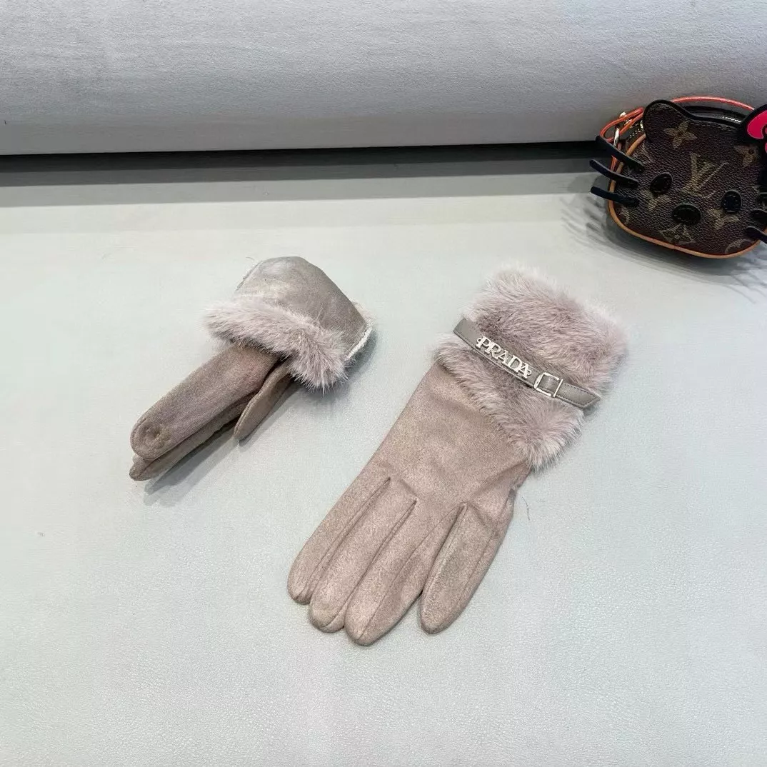Prada Gloves For Women Durable 4347