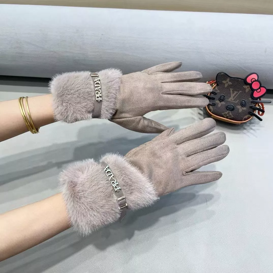 Prada Gloves For Women Durable 4347