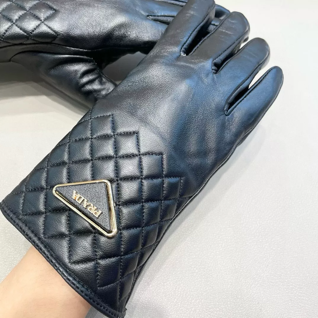Prada Gloves For Women EyeCatching 7372