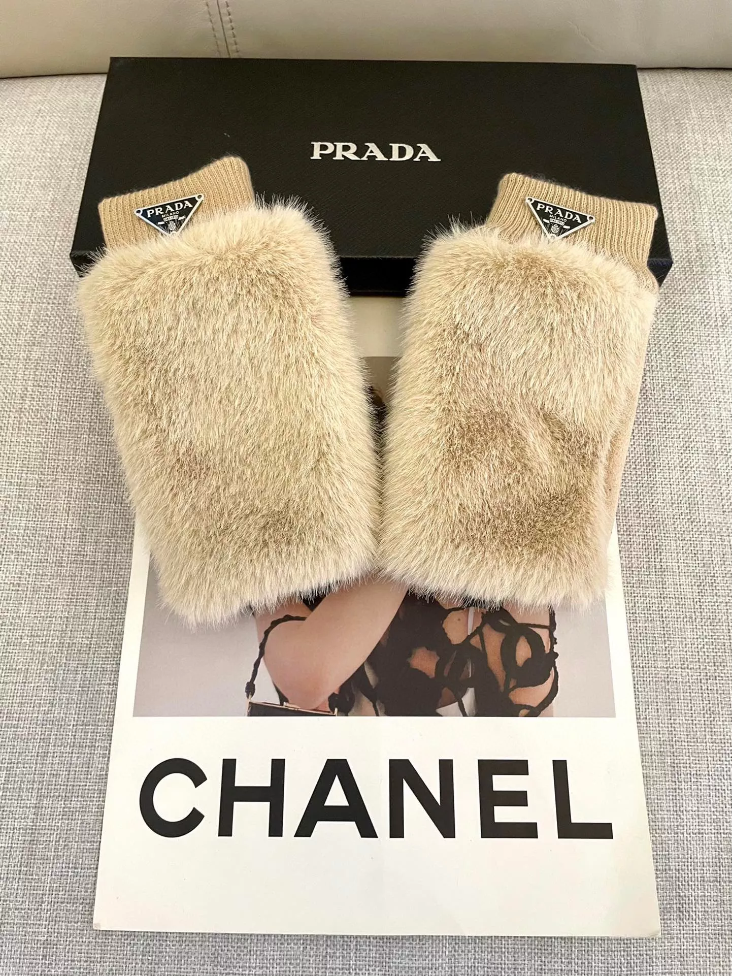 Prada Gloves For Women Fashionable 8452