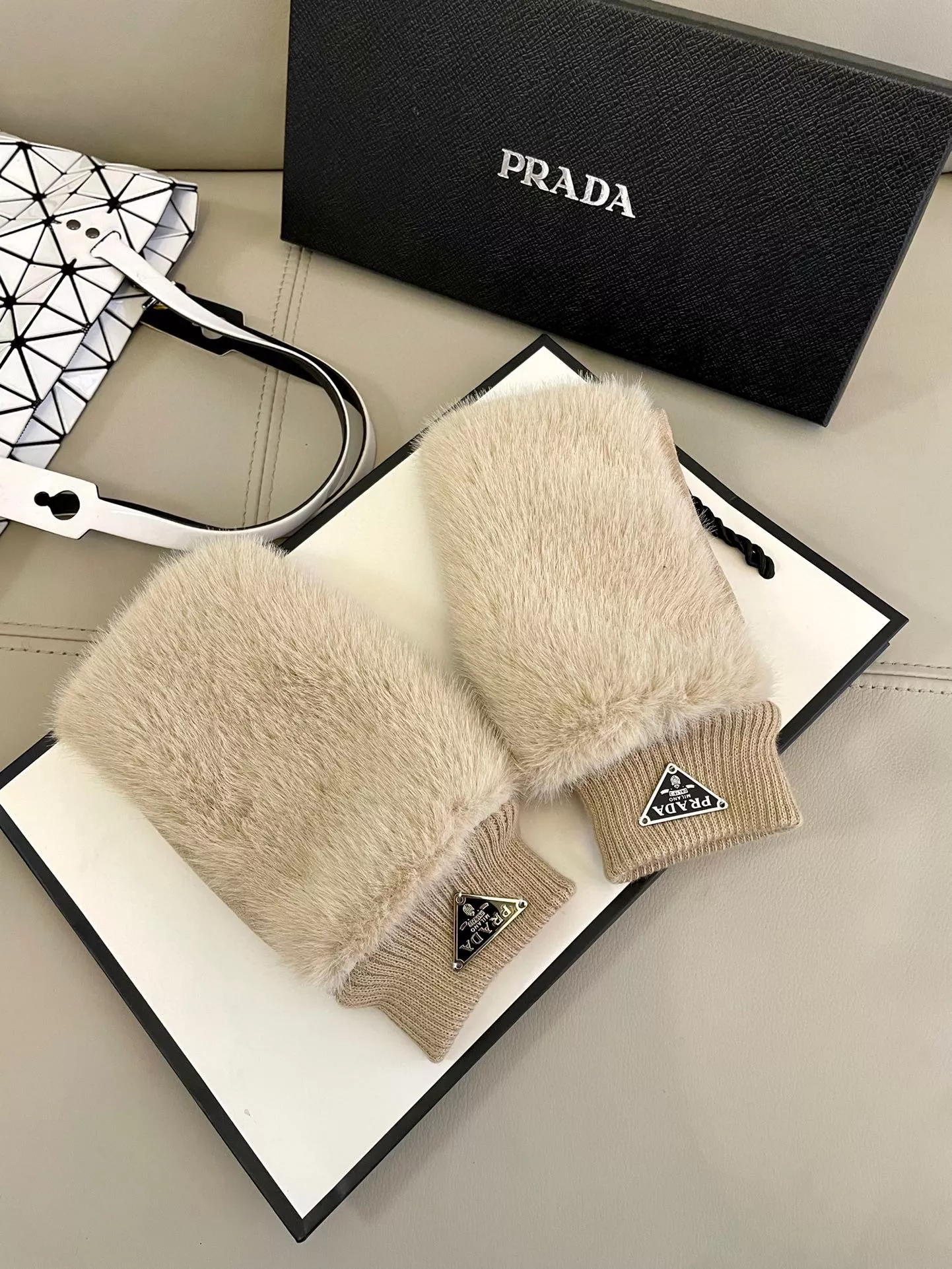 Prada Gloves For Women Fashionable 8452