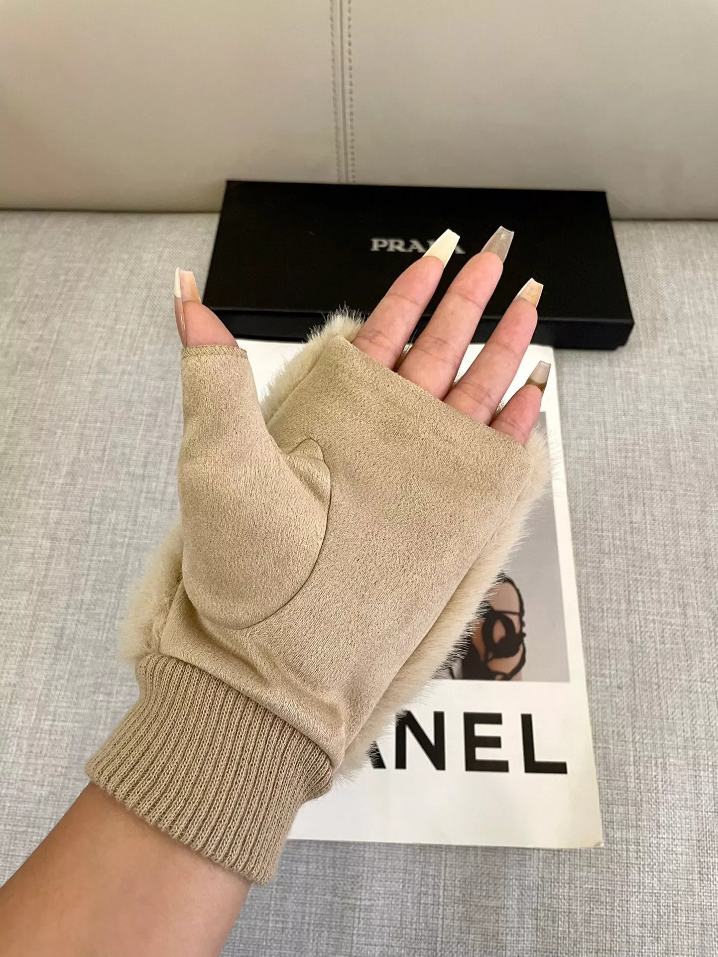 Prada Gloves For Women Fashionable 8452